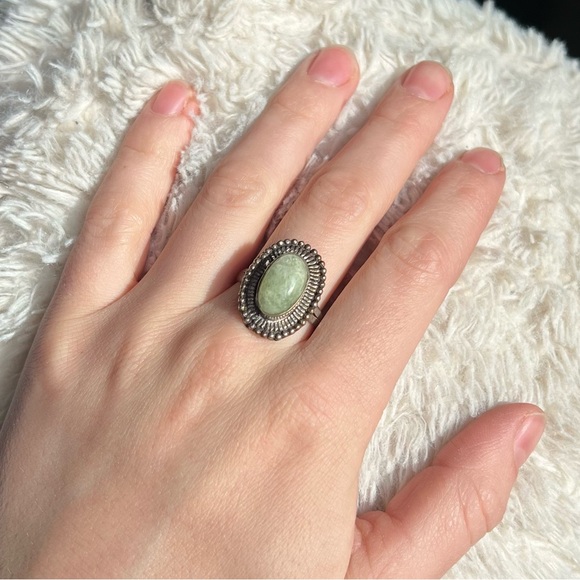 Vintage Silver Ring - Picture 10 of 16